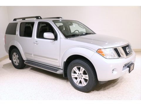 Brilliant Silver Nissan Pathfinder Silver 4x4.  Click to enlarge.