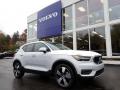 Front 3/4 View of 2021 Volvo XC40 T5 Momentum AWD #1 Front 3/4 View of 2021 Volvo XC40 T5 Momentum AWD #1
