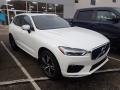 Front 3/4 View of 2018 Volvo XC60 T5 AWD R Design #5