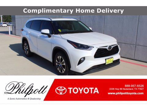 Blizzard White Pearl Toyota Highlander XLE.  Click to enlarge.