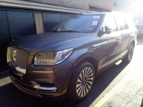 Magnetic Gray Metallic Lincoln Navigator Reserve 4x4.  Click to enlarge.
