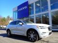 Front 3/4 View of 2021 Volvo XC60 T5 AWD Inscription #1