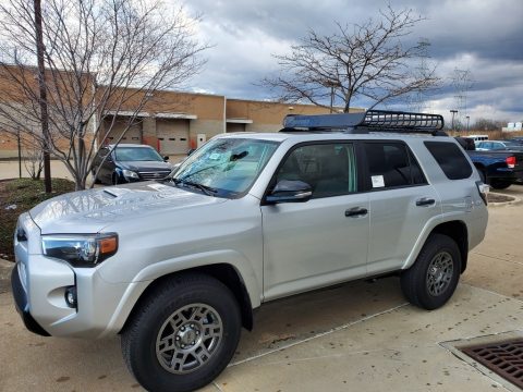 Classic Silver Metallic Toyota 4Runner Venture 4x4.  Click to enlarge.