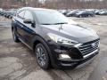 Front 3/4 View of 2021 Hyundai Tucson Limited AWD #3