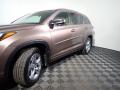 2017 Highlander Limited AWD #9