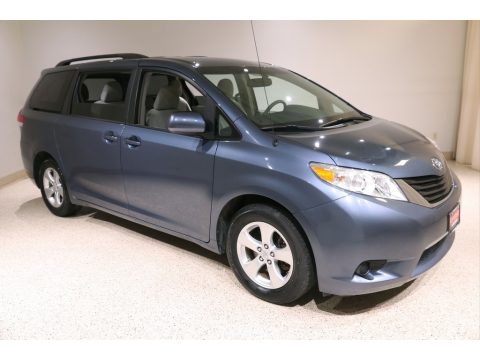 Shoreline Blue Pearl Toyota Sienna LE.  Click to enlarge.