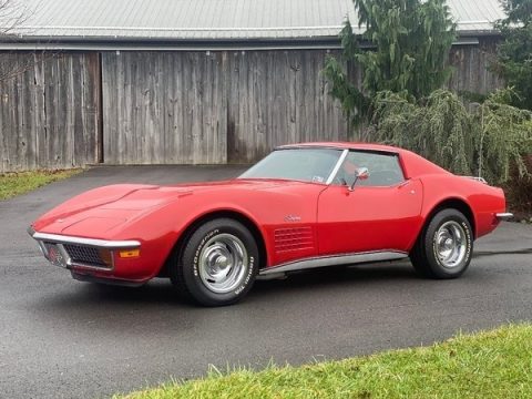 Red Chevrolet Corvette Stingray Coupe.  Click to enlarge.