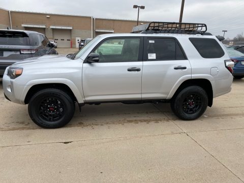 Classic Silver Metallic Toyota 4Runner Venture 4x4.  Click to enlarge.