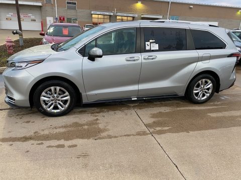 Celestial Silver Metallic Toyota Sienna Limited AWD Hybrid.  Click to enlarge.