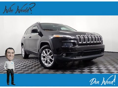 Brilliant Black Crystal Pearl Jeep Cherokee Latitude 4x4.  Click to enlarge.