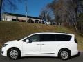 2017 Chrysler Pacifica Touring L Bright White