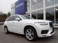 Front 3/4 View of 2020 Volvo XC90 T6 AWD Momentum #1