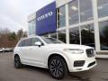 Front 3/4 View of 2021 Volvo XC90 T5 AWD Momentum #1