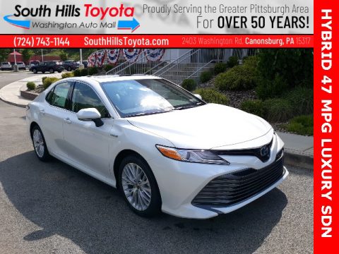 Super White Toyota Camry Hybrid XLE.  Click to enlarge.