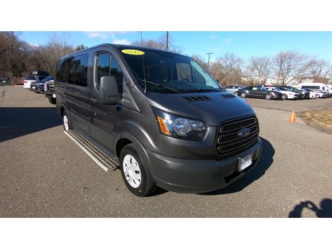 Magnetic Ford Transit Wagon XL.  Click to enlarge.