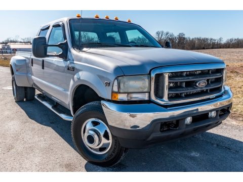 Silver Metallic Ford F350 Super Duty XLT Crew Cab 4x4 Dually.  Click to enlarge.