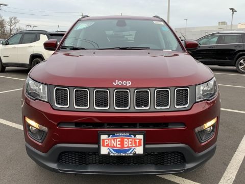 Velvet Red Pearl Jeep Compass Latitude 4x4.  Click to enlarge.