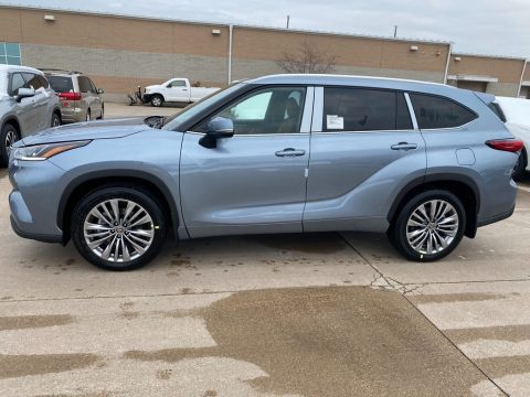 Moon Dust Toyota Highlander Platinum AWD.  Click to enlarge.