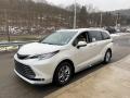 Front 3/4 View of 2021 Toyota Sienna Limited AWD Hybrid #14