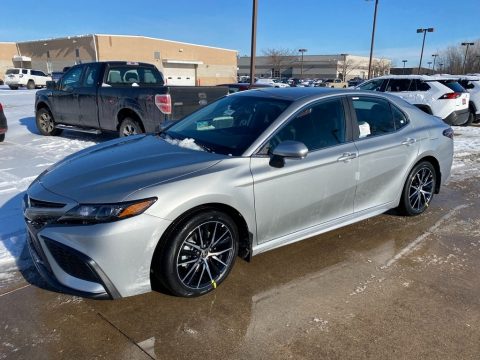 Celestial Silver Metallic Toyota Camry SE AWD.  Click to enlarge.