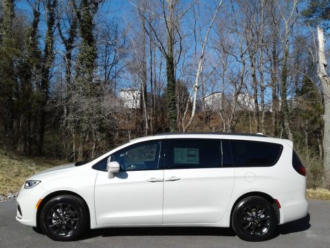 Luxury White Pearl Chrysler Pacifica Touring L.  Click to enlarge.