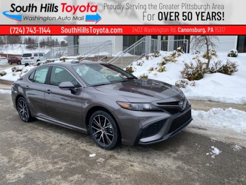 Predawn Gray Mica Toyota Camry SE AWD.  Click to enlarge.