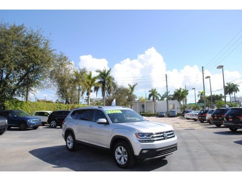 Reflex Silver Metallic Volkswagen Atlas SE.  Click to enlarge.