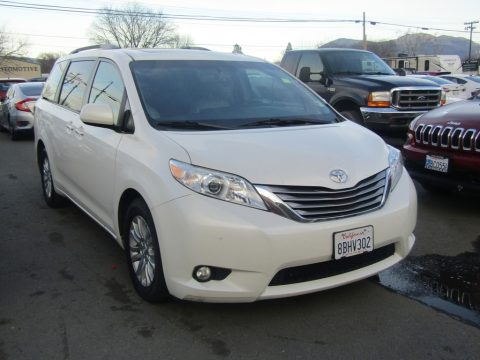 Blizzard White Pearl Toyota Sienna XLE.  Click to enlarge.