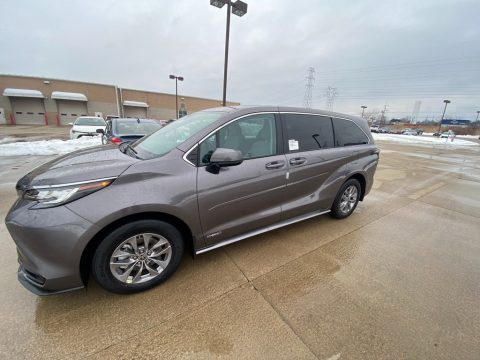 Predawn Gray Mica Toyota Sienna LE AWD Hybrid.  Click to enlarge.