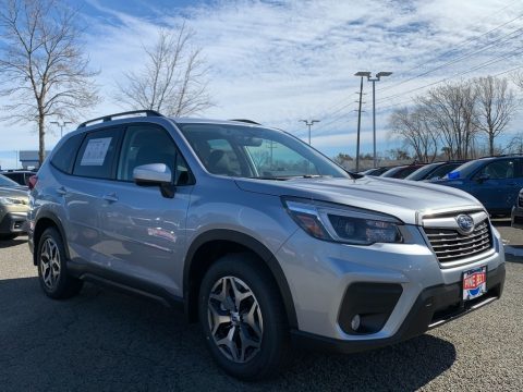 Ice Silver Metallic Subaru Forester 2.5i Premium.  Click to enlarge.