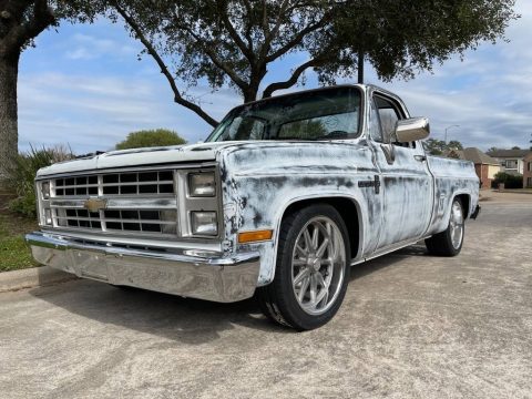 Frost White Chevrolet C/K C10 Custom Deluxe Regular cab.  Click to enlarge.