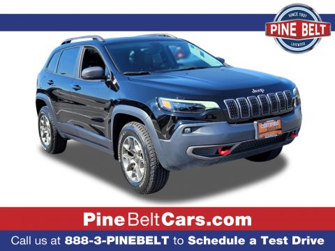 Diamond Black Crystal Pearl Jeep Cherokee Trailhawk 4x4.  Click to enlarge.