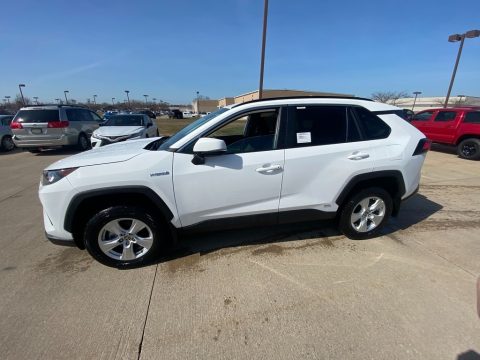 Super White Toyota RAV4 LE AWD Hybrid.  Click to enlarge.