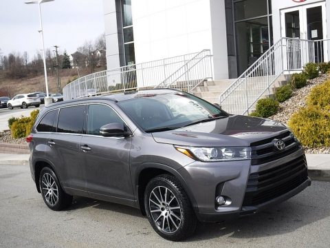 Predawn Gray Mica Toyota Highlander SE AWD.  Click to enlarge.