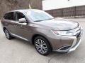 Front 3/4 View of 2017 Mitsubishi Outlander SE S-AWC #8