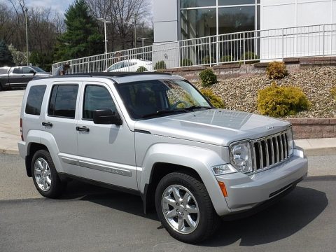 Bright Silver Metallic Jeep Liberty Limited 4x4.  Click to enlarge.