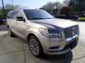 Front 3/4 View of 2018 Lincoln Navigator Reserve L 4x4 #8