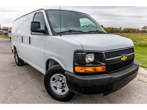 Summit White Chevrolet Express 2500 Cargo Van.  Click to enlarge.