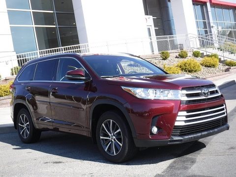 Ooh La La Rouge Mica Toyota Highlander XLE AWD.  Click to enlarge.