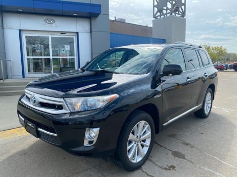 Black Toyota Highlander Hybrid Limited 4WD.  Click to enlarge.