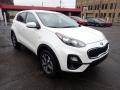 Front 3/4 View of 2022 Kia Sportage LX AWD #3