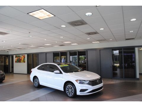 Pure White Volkswagen Jetta SE. Click to enlarge. Pure White Volkswagen Jetta SE. Click to enlarge.