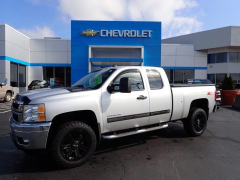 Silver Ice Metallic Chevrolet Silverado 2500HD LT Extended Cab 4x4.  Click to enlarge.