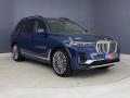 Front 3/4 View of 2021 BMW X7 xDrive40i #27