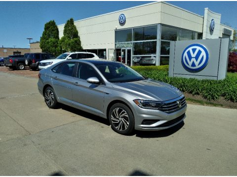 Pyrite Silver Metallic Volkswagen Jetta SEL.  Click to enlarge.