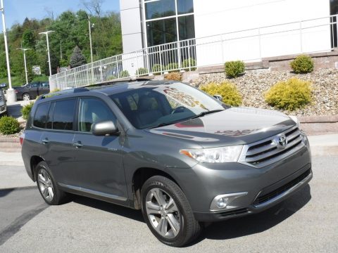 Cypress Green Pearl Toyota Highlander Limited 4WD.  Click to enlarge.