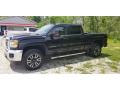 Front 3/4 View of 2017 GMC Sierra 3500HD SLE Crew Cab 4x4 #4