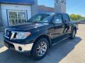 Front 3/4 View of 2017 Nissan Frontier SL Crew Cab 4x4 #1