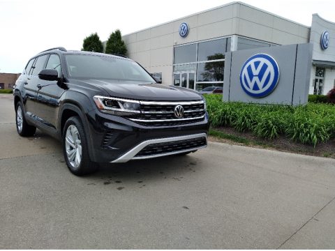 Deep Black Pearl Volkswagen Atlas SE 4Motion.  Click to enlarge.