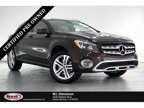 Cocoa Brown Metallic Mercedes-Benz GLA 250.  Click to enlarge.